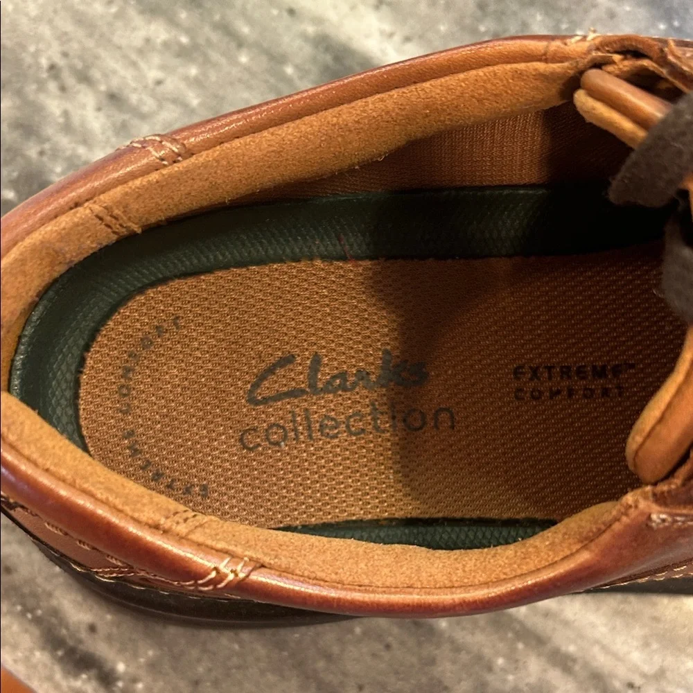 Clarks elegant tan